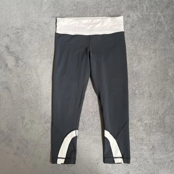 Lululemon Athletica Yoga Black Capri Back Pocket Legging Pant Women's Size 6 - Picture 1 of 8